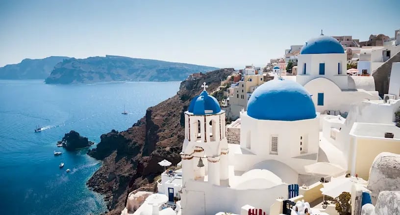 santorin_171574243.816x440